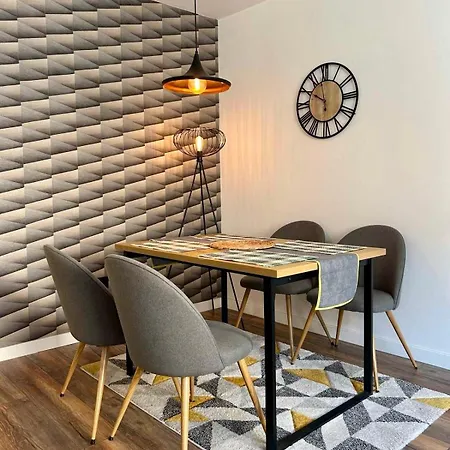 Modern & Stylish In Old Town *