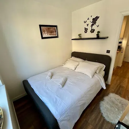 Modern & Stylish In Old Town *
